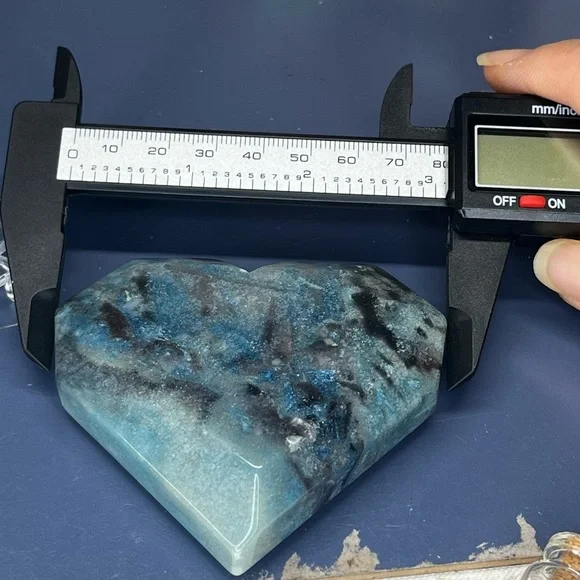 Trollite Crystal Angular Heart - Picture 7 of 8